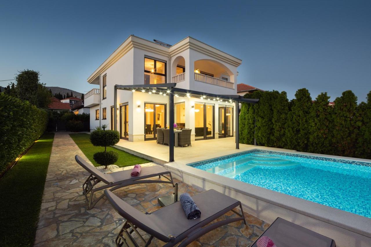 Luxury City Villa تروغير المظهر الخارجي الصورة