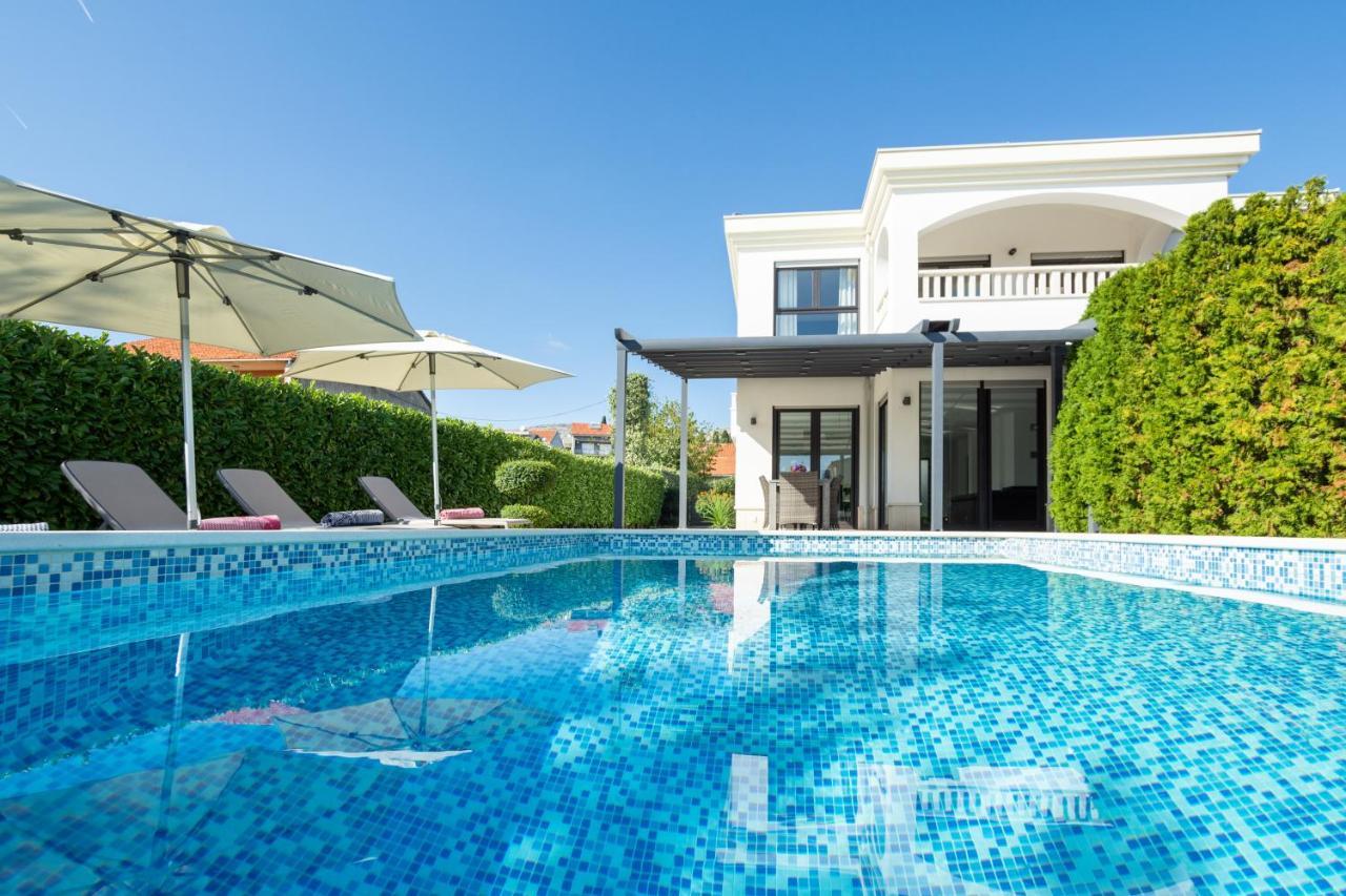 Luxury City Villa تروغير المظهر الخارجي الصورة