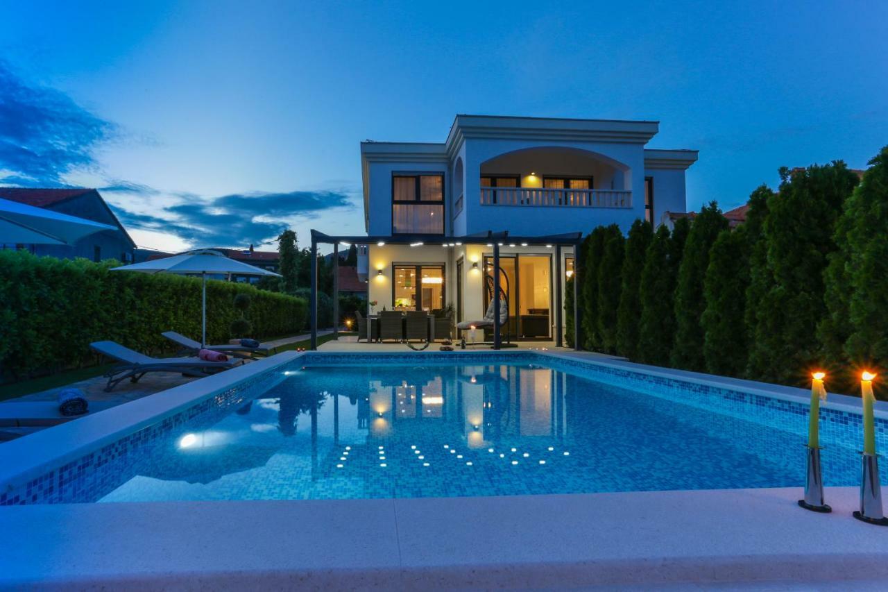 Luxury City Villa تروغير المظهر الخارجي الصورة